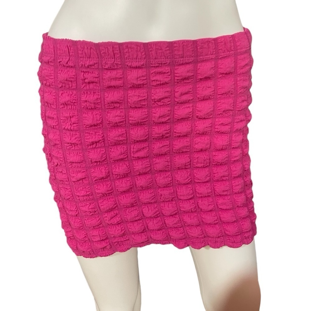 Pink Mini Skirt
New - Picture 3 of 10